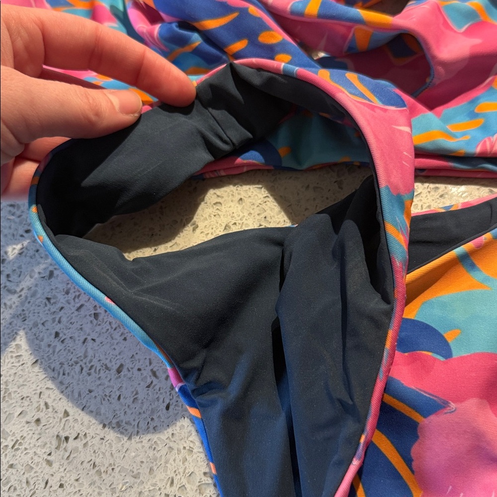 Moana Bikini Paradise Billie Top Reversible Vee Bottom - Picture 3 of 4